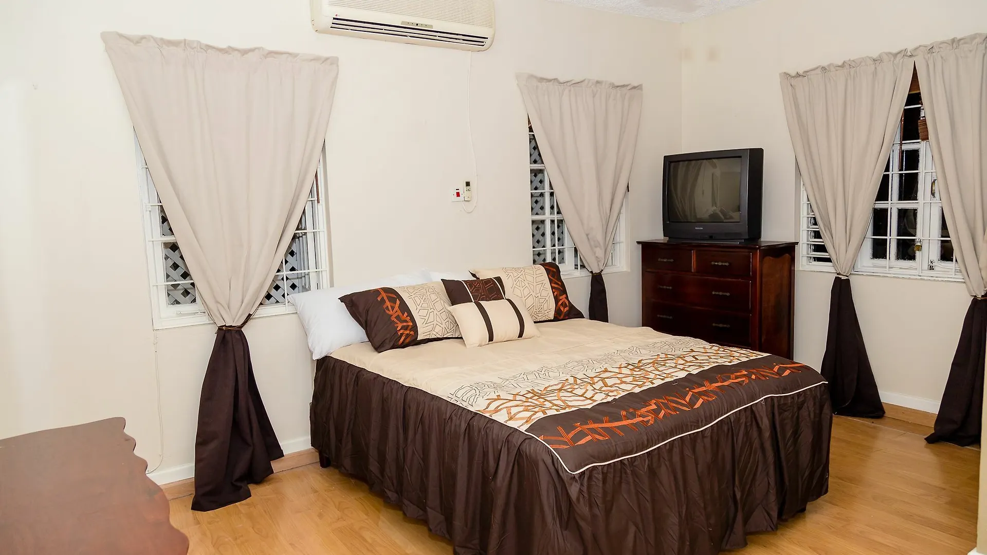 El Azure De Barbican Kingston Apartment